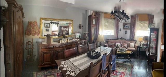 For sale of house in Adra