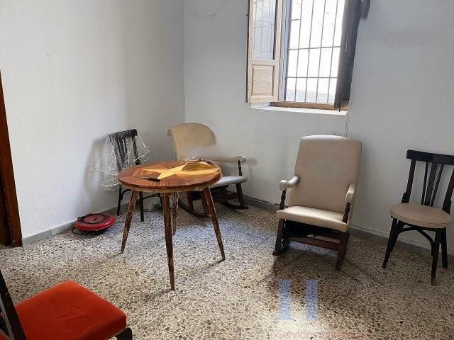 For sale of house in Adra
