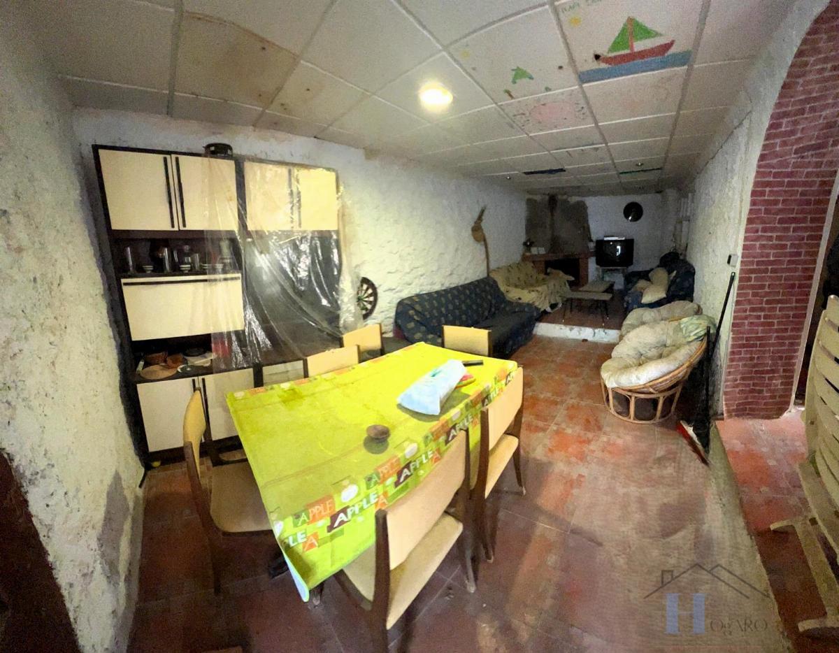 For sale of house in Albondón