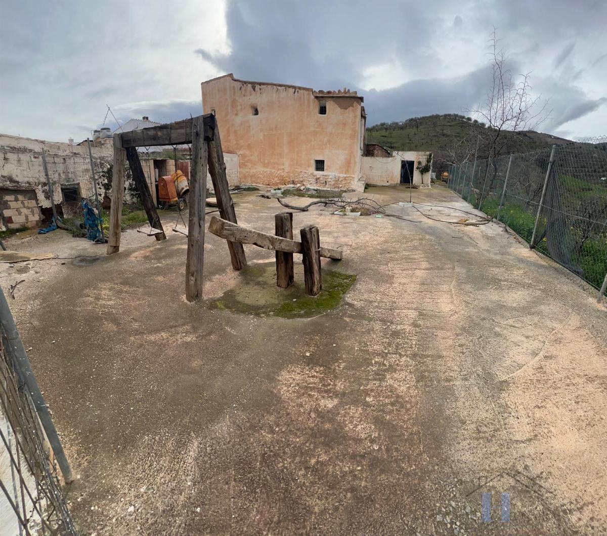 For sale of house in Albondón