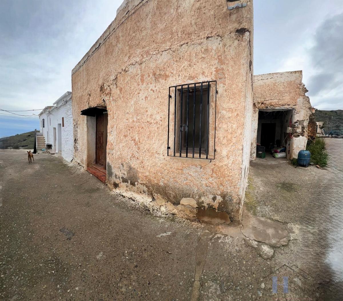 For sale of house in Albondón