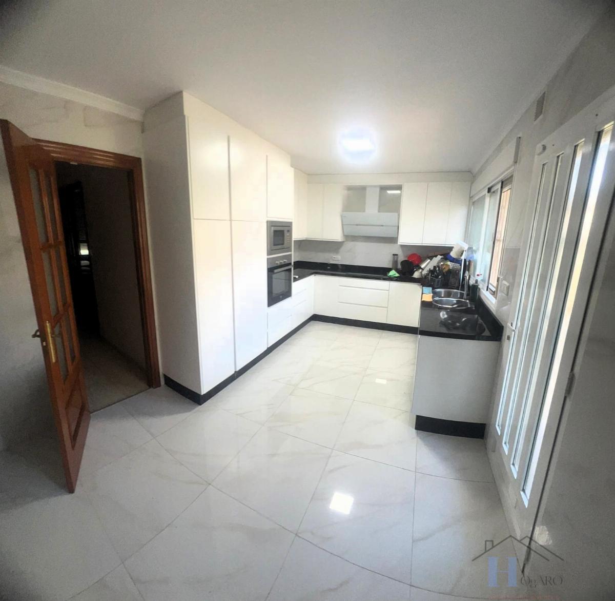 For rent of duplex in Adra
