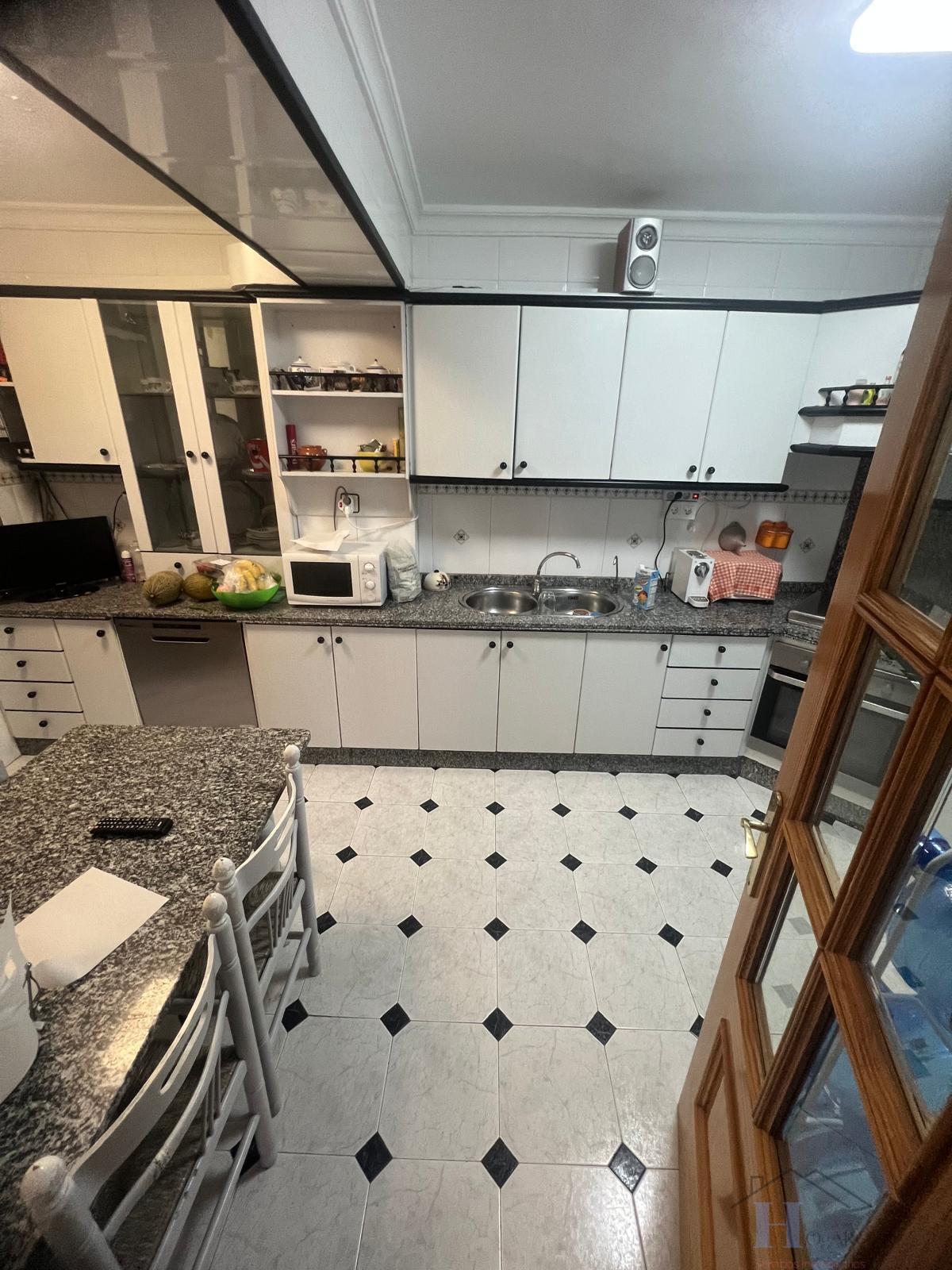 For sale of flat in Adra
