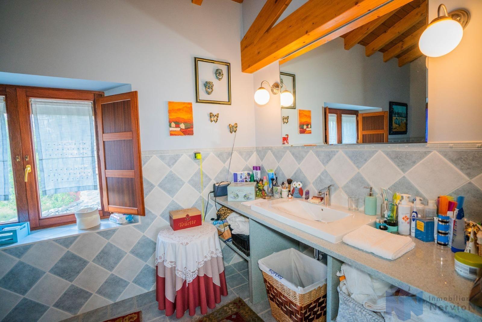 For sale of house in Junta de Villalba de Losa