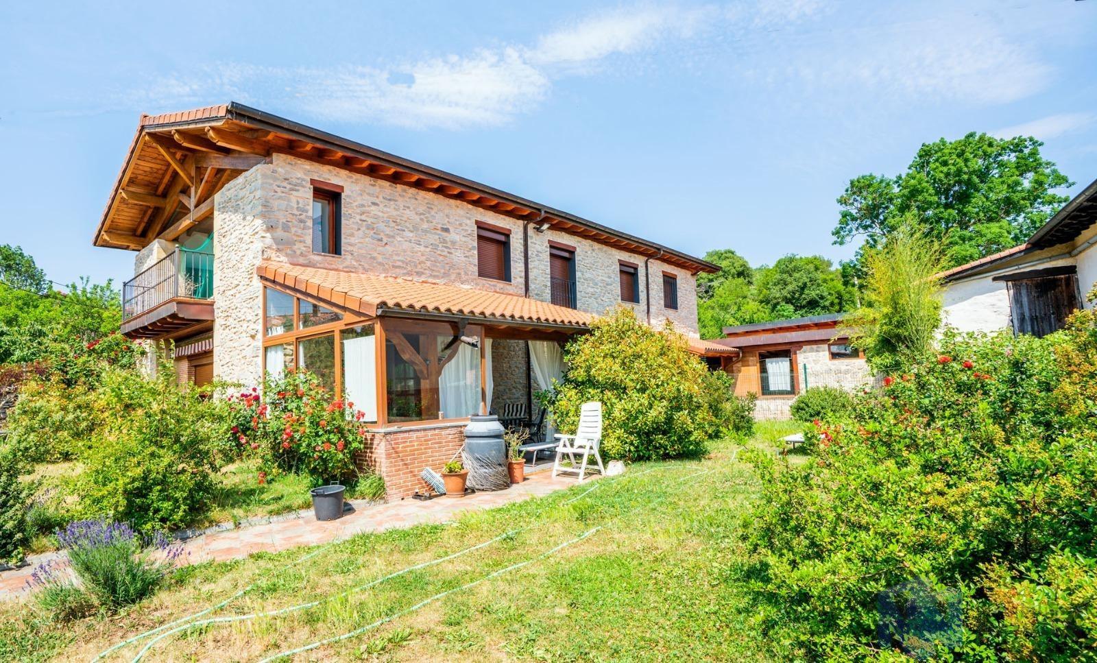 For sale of house in Junta de Villalba de Losa