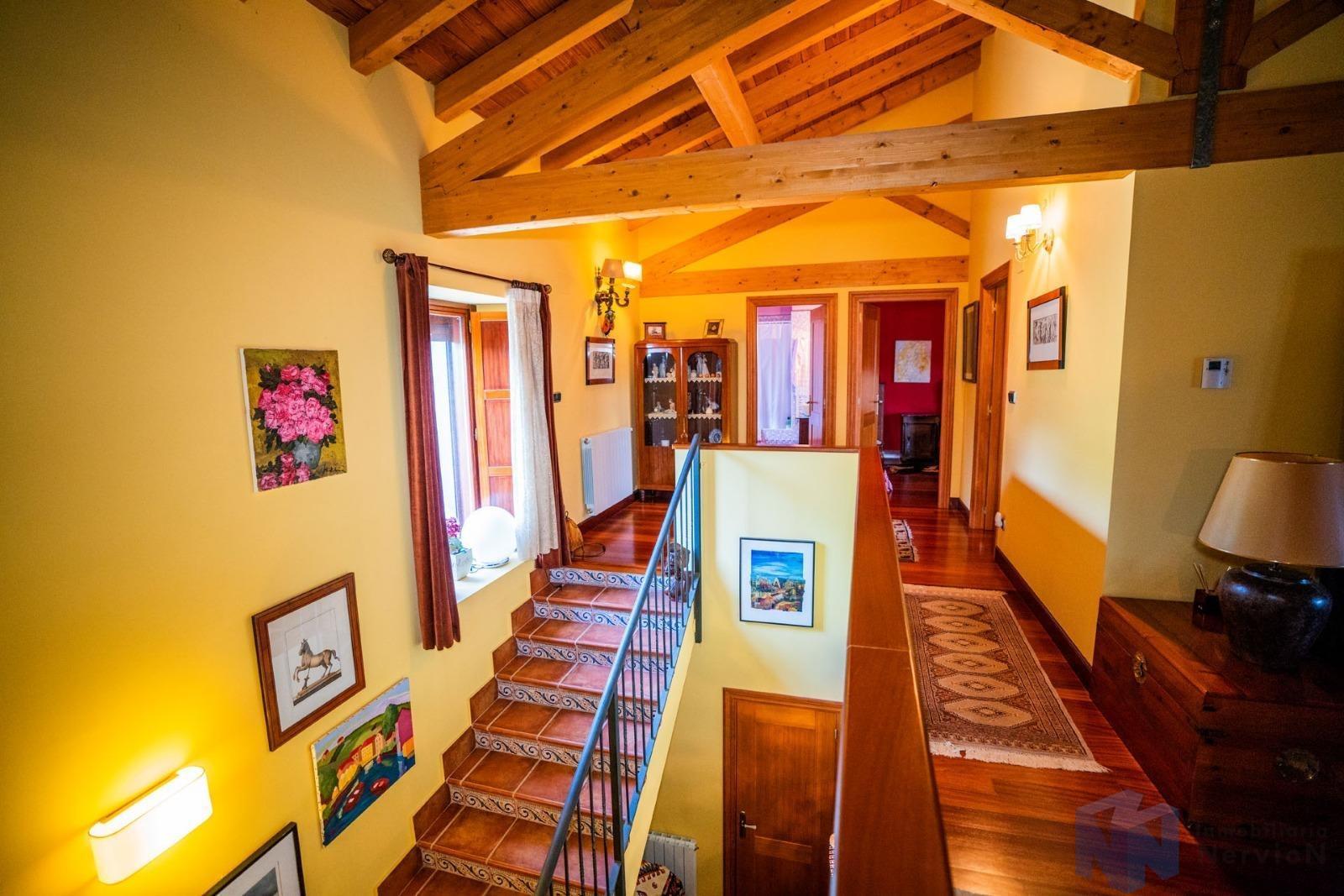 For sale of house in Junta de Villalba de Losa