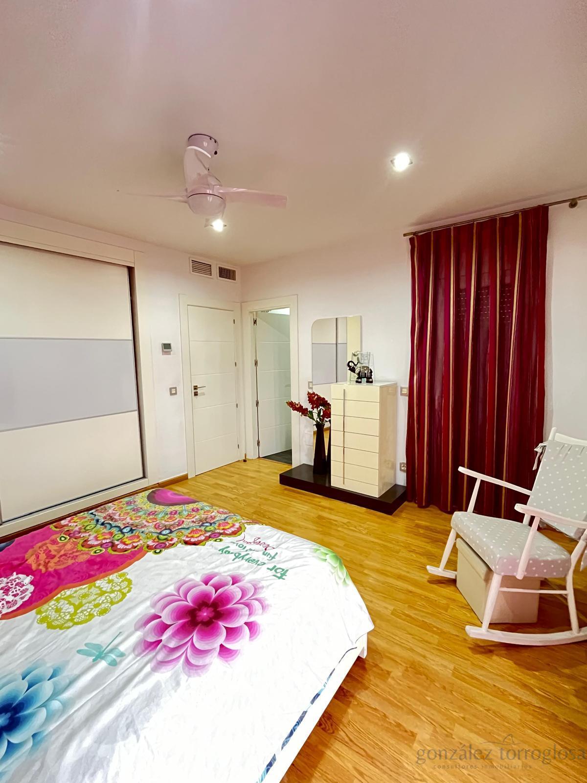 For sale of chalet in Lorca