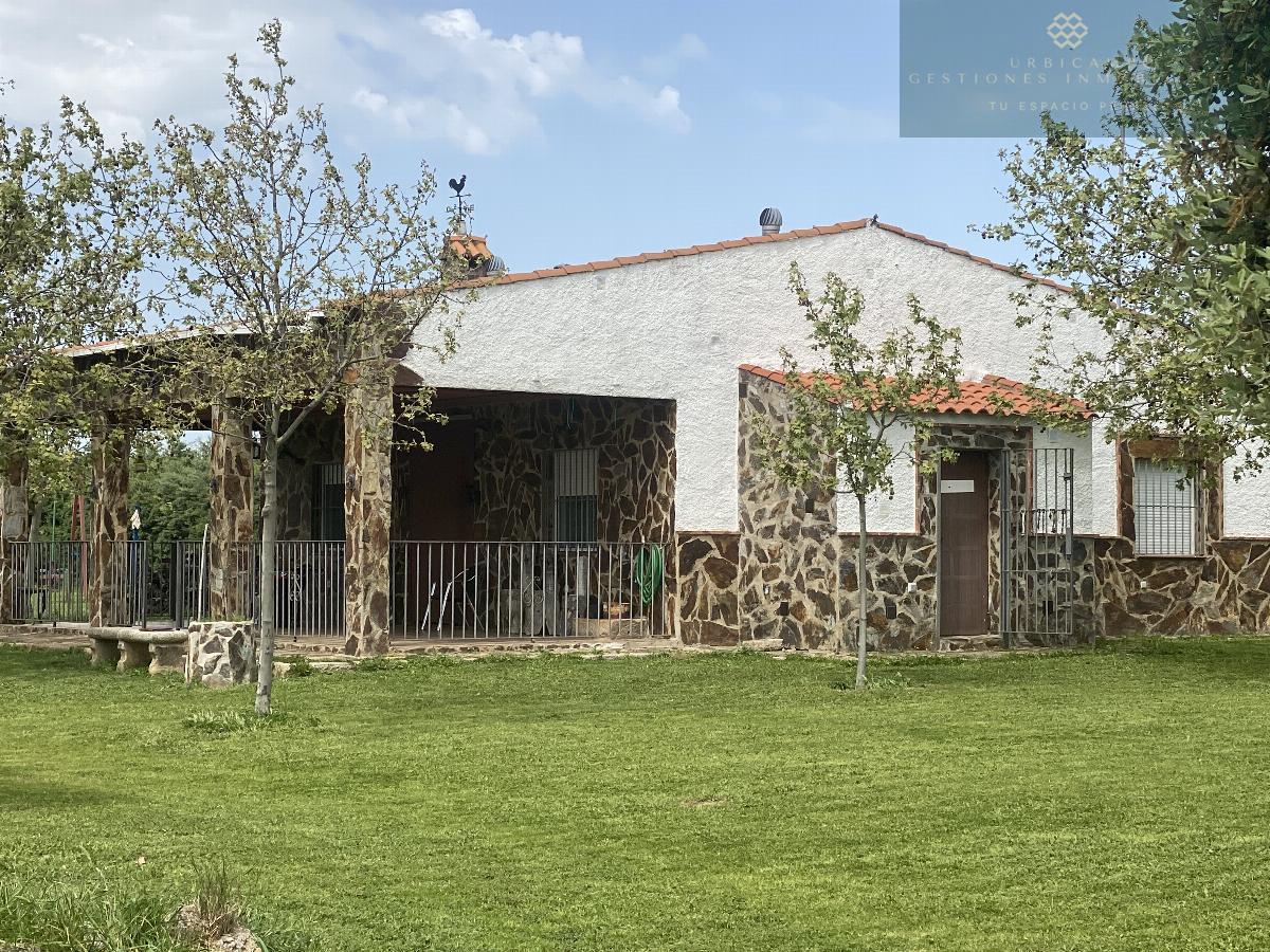 For sale of rural property in Mirandilla