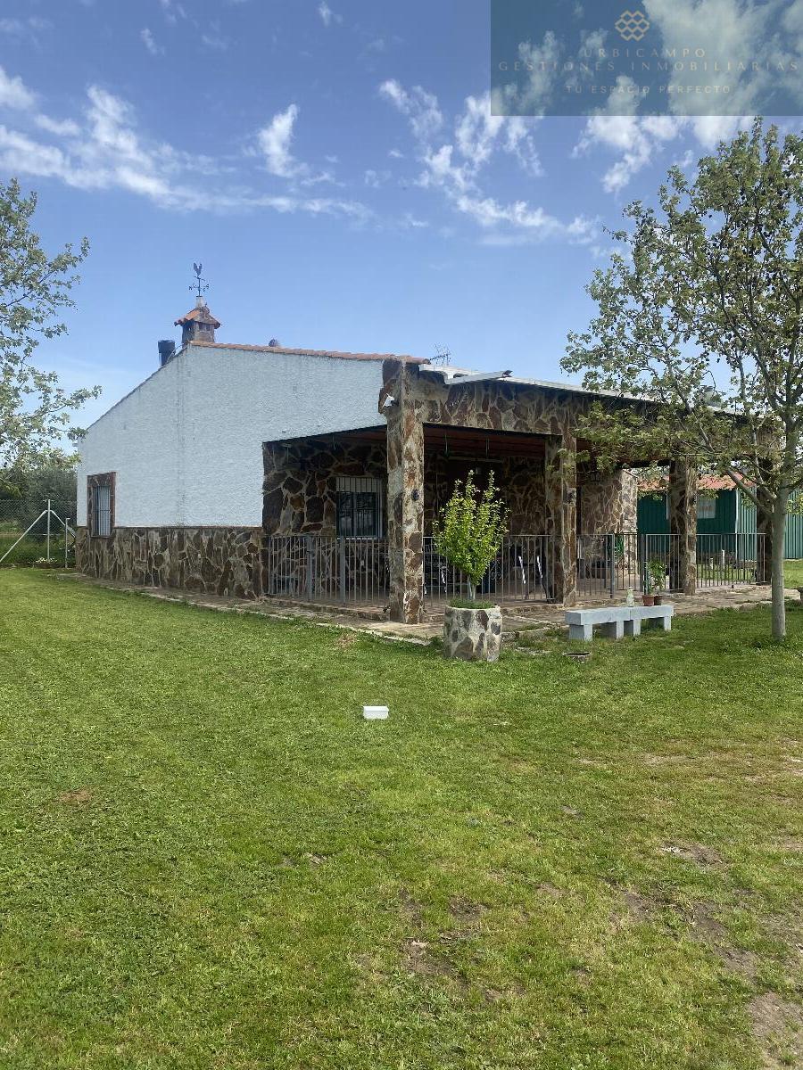 For sale of rural property in Mirandilla