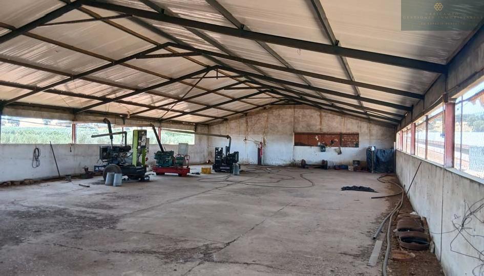 Venta de finca rústica en Cristina