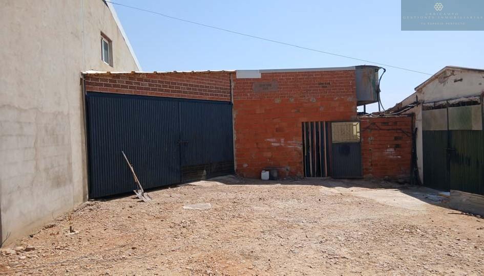 Venta de finca rústica en Cristina