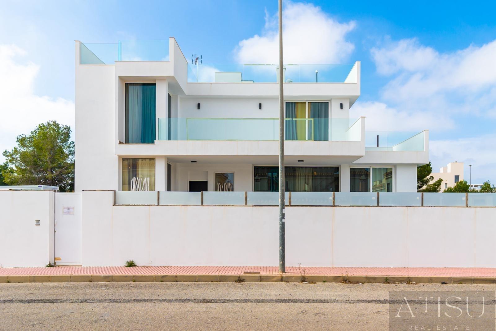 Venta de villa en Orihuela costa