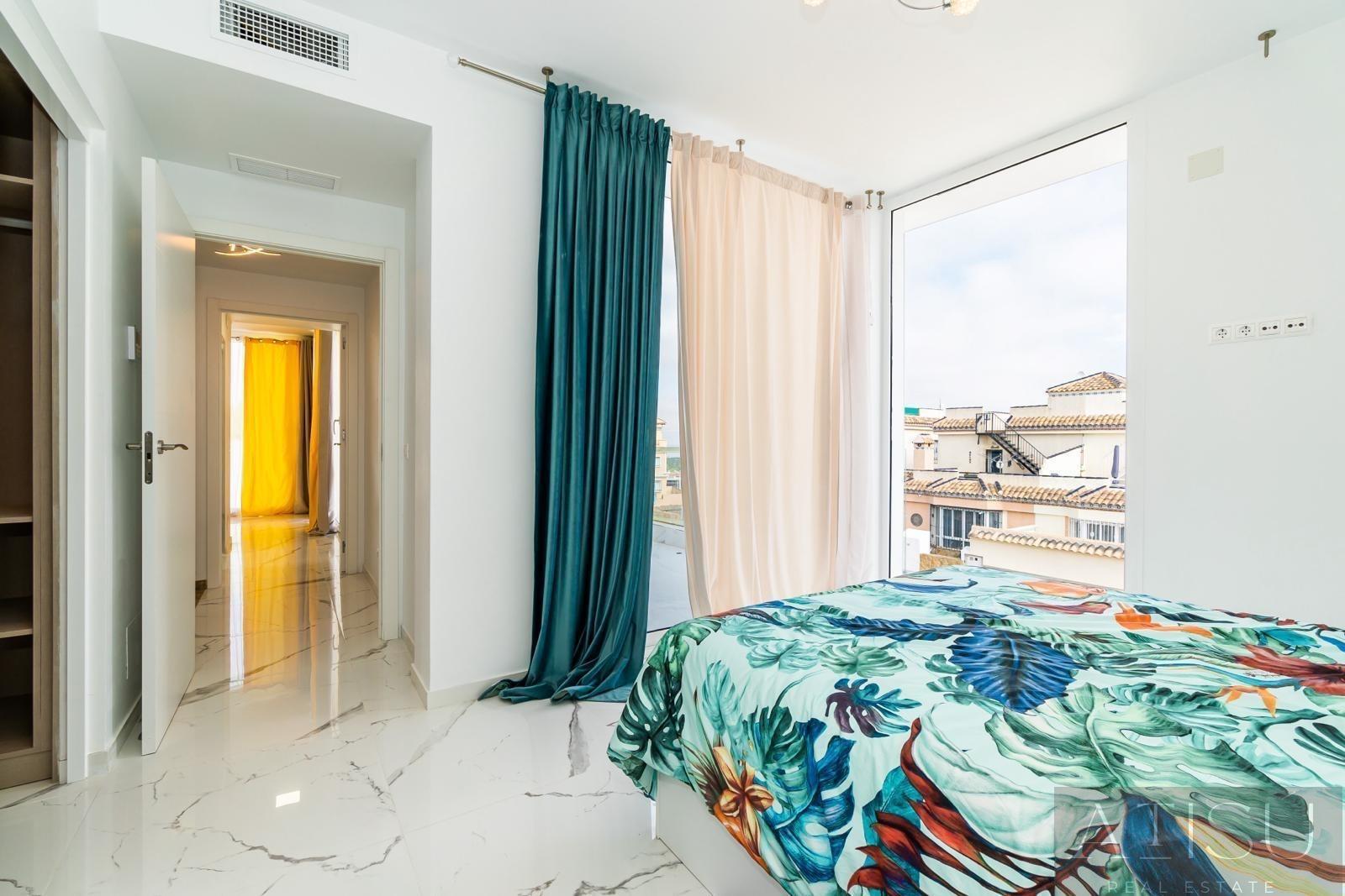 Venta de villa en Orihuela costa