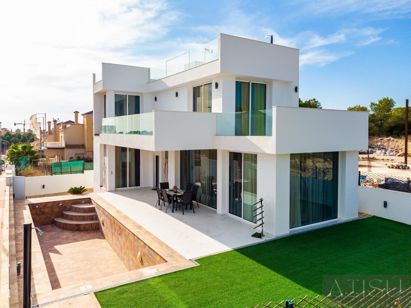 Venta de villa en Orihuela costa
