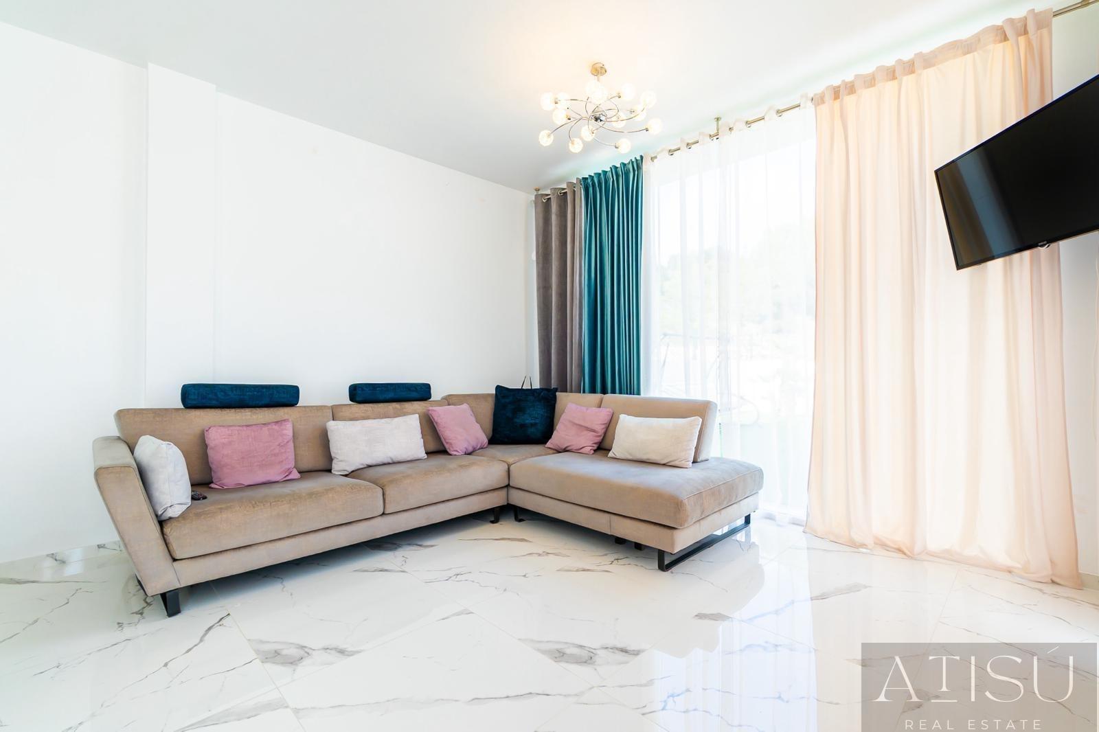 Venta de villa en Orihuela costa