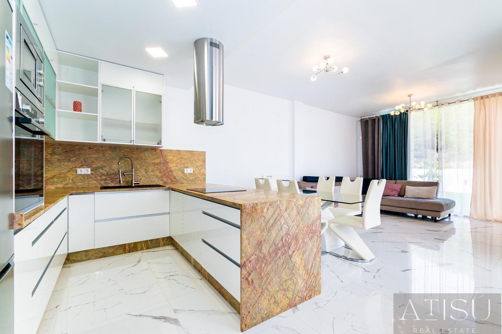 Venta de villa en Orihuela costa