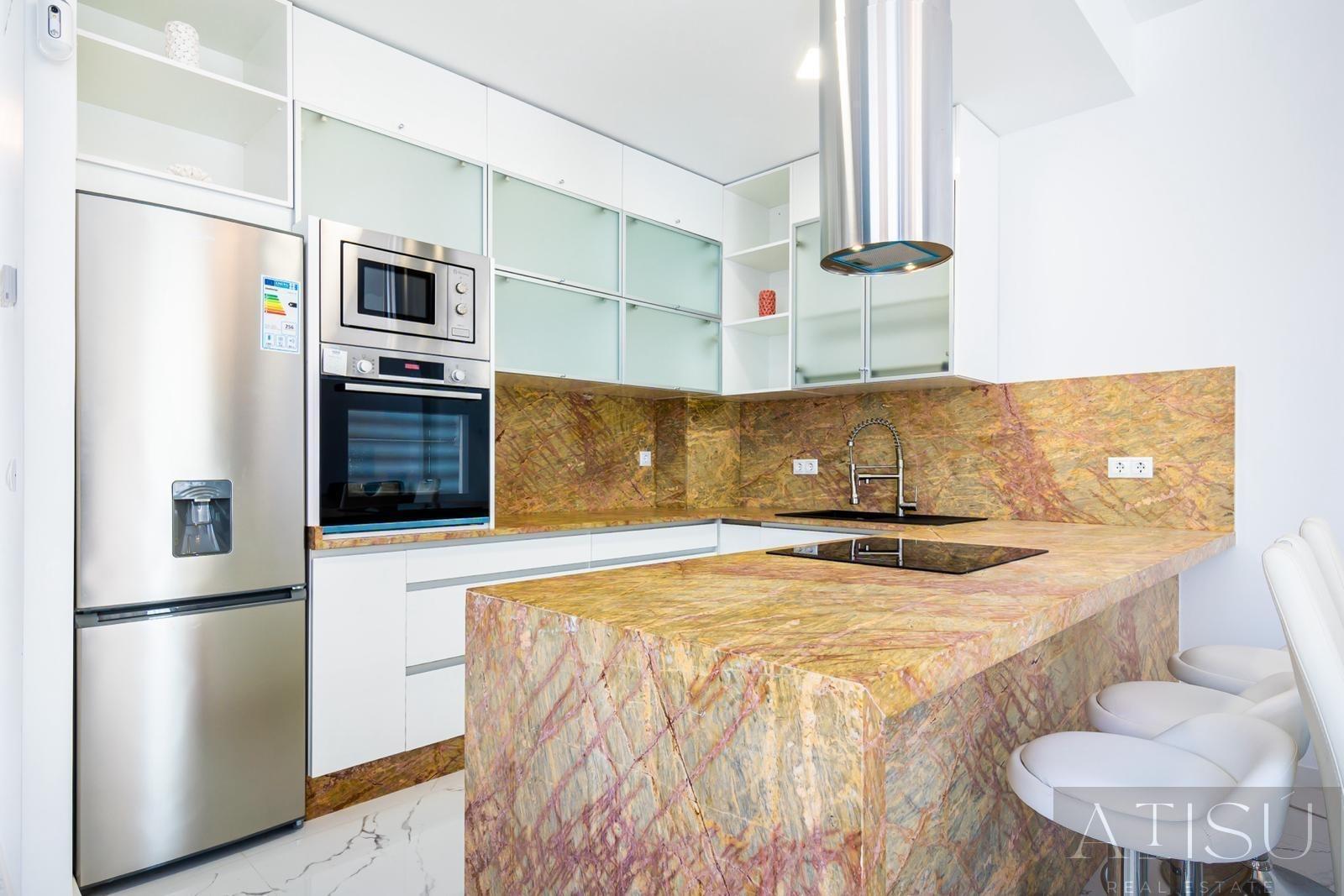 Venta de villa en Orihuela costa
