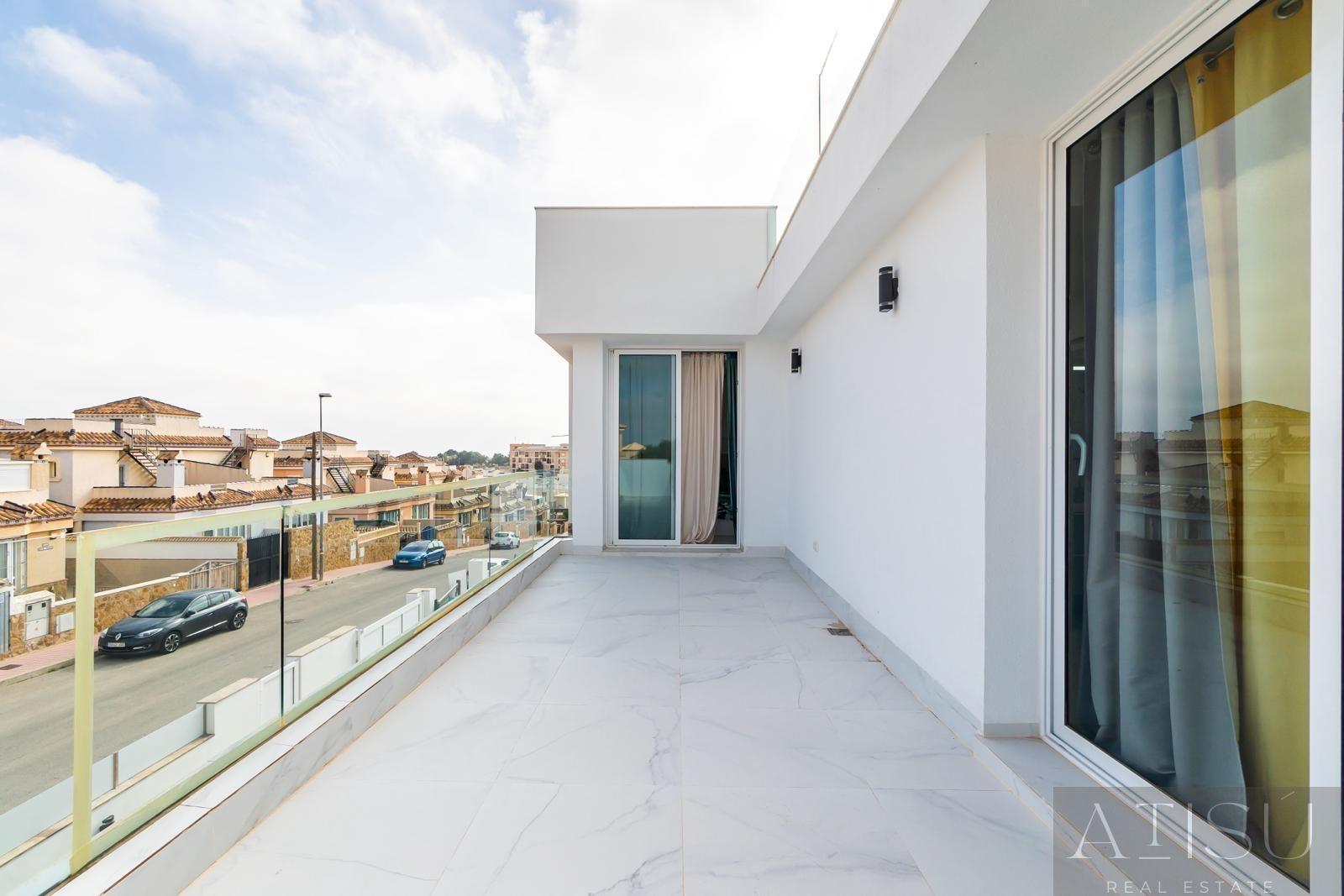 Venta de villa en Orihuela costa