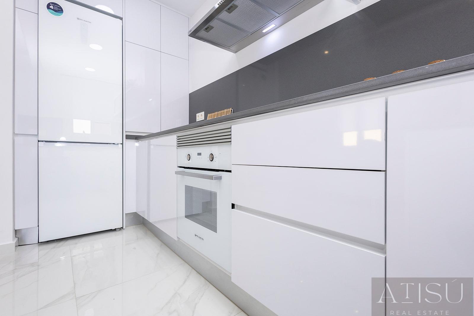 For sale of apartment in Jacarilla