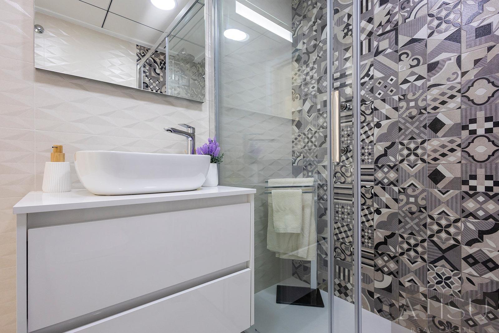 For sale of apartment in Jacarilla