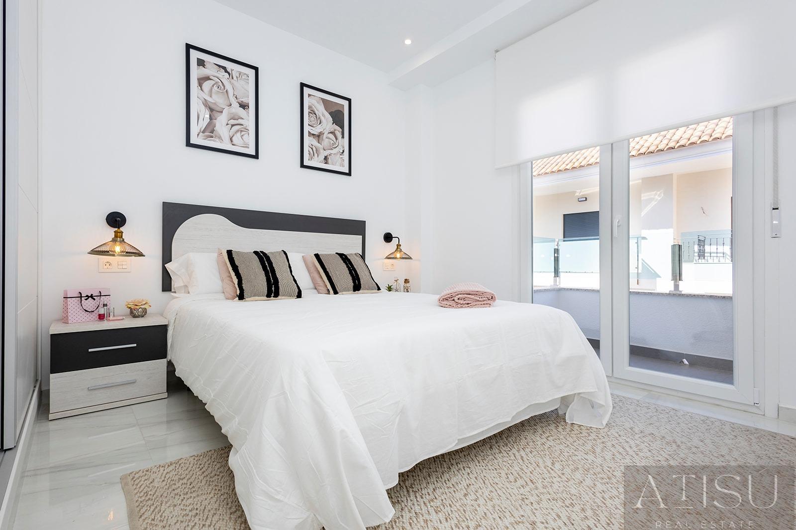 For sale of apartment in Jacarilla