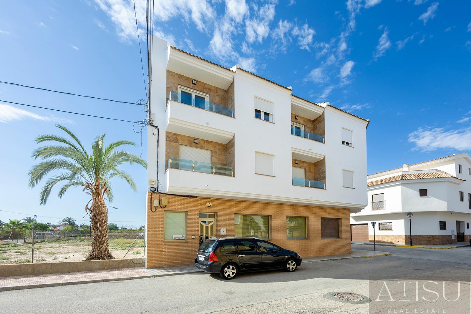 For sale of apartment in Jacarilla
