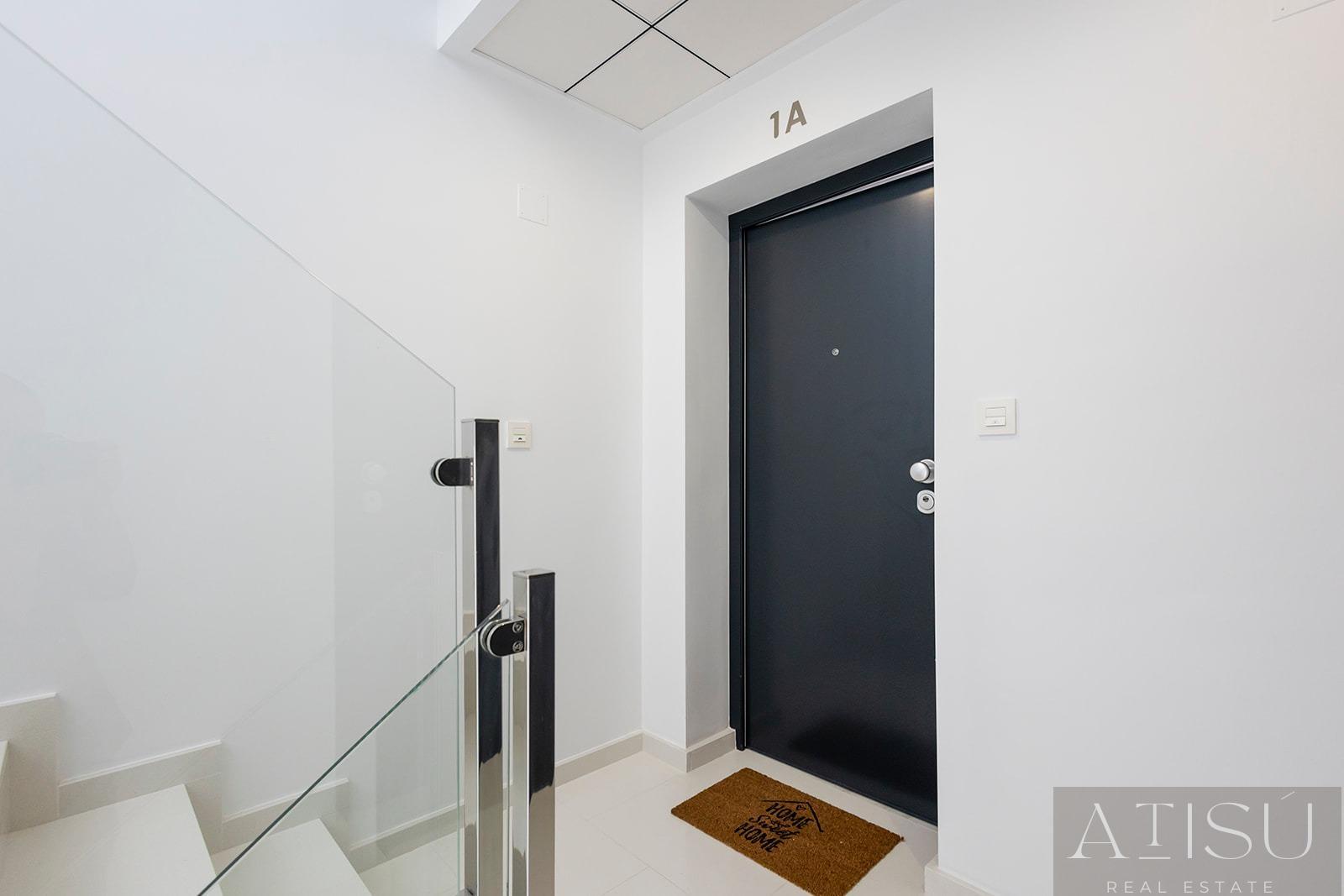 For sale of apartment in Jacarilla