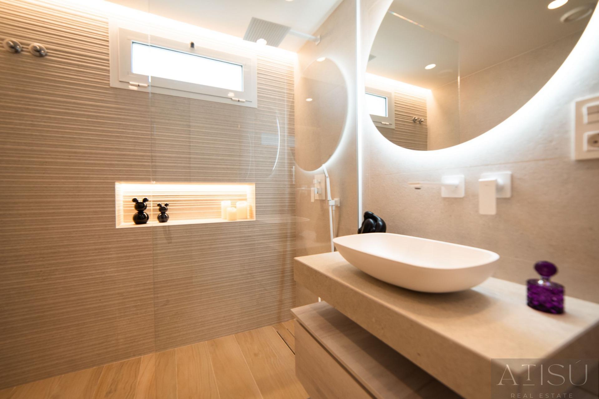 For sale of penthouse in Guardamar del segura