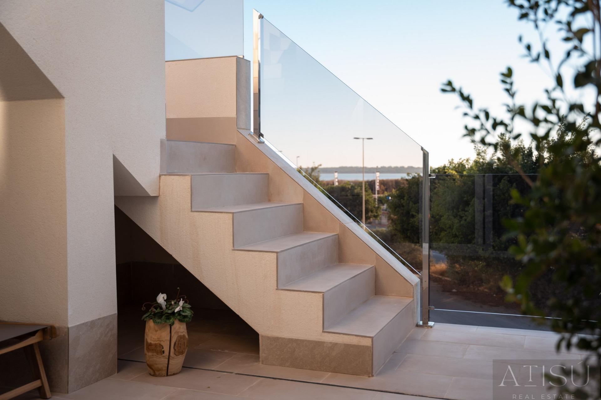 For sale of penthouse in Guardamar del segura