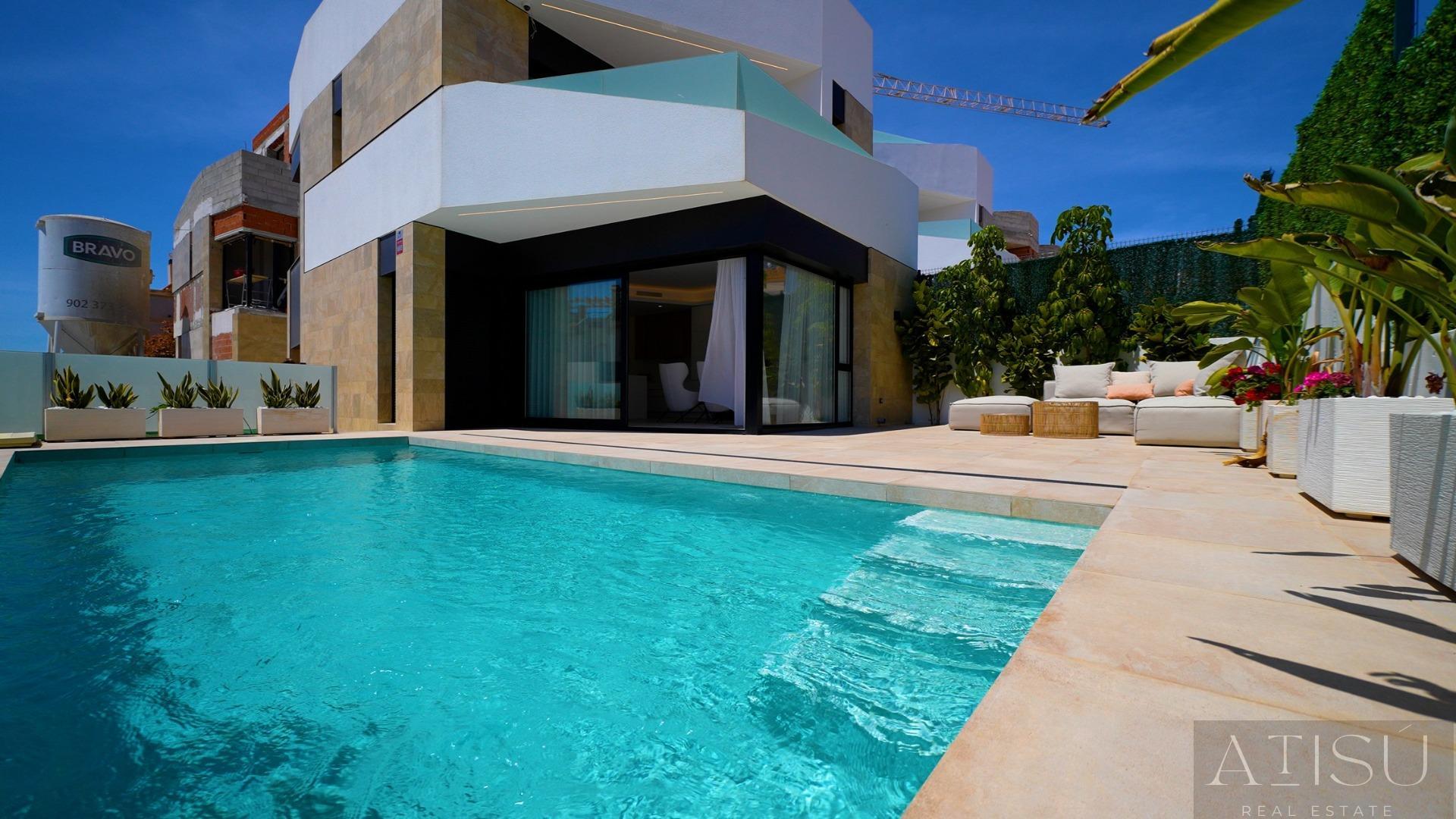 Venta de villa en Orihuela costa