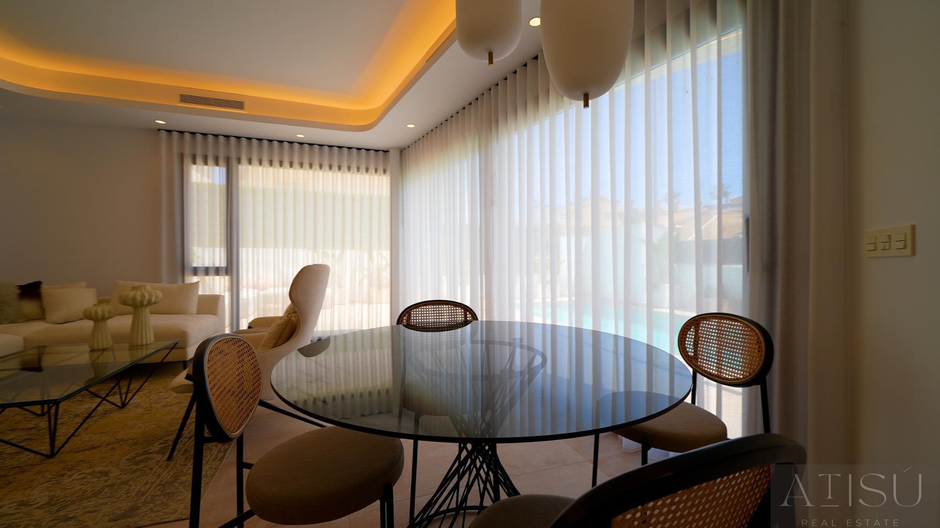 Venta de villa en Orihuela costa