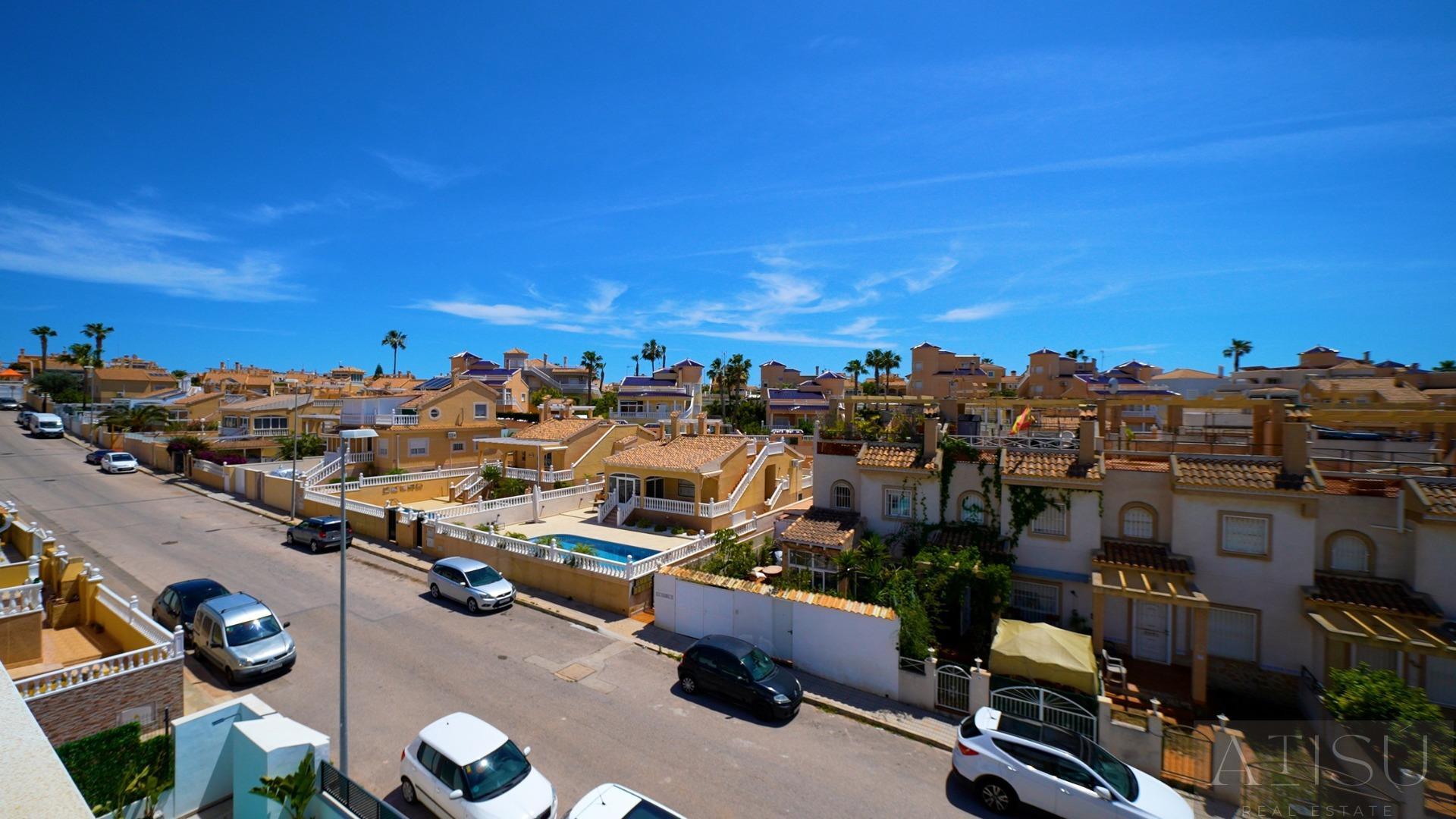 Venta de villa en Orihuela costa