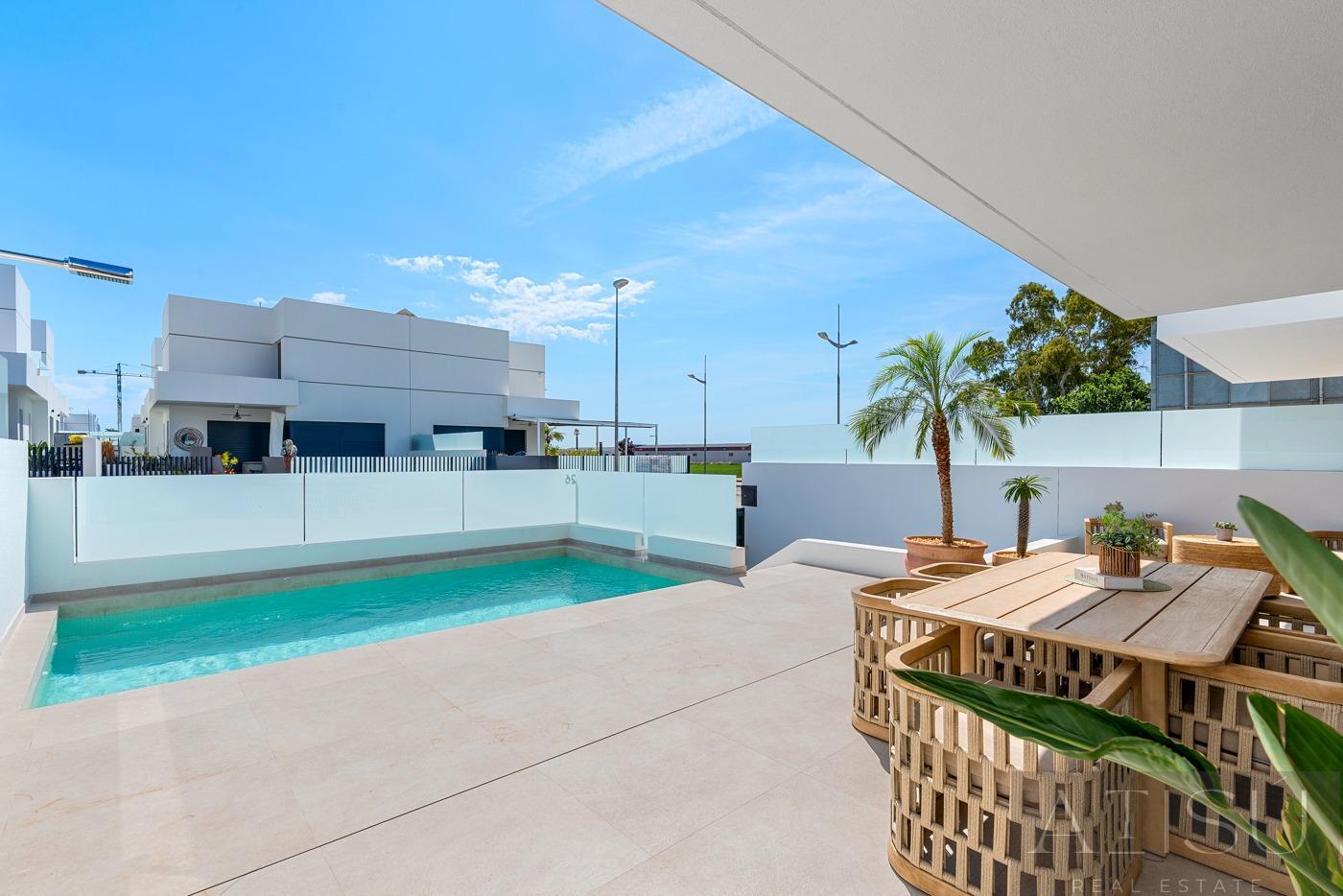 Venta de villa en Dolores