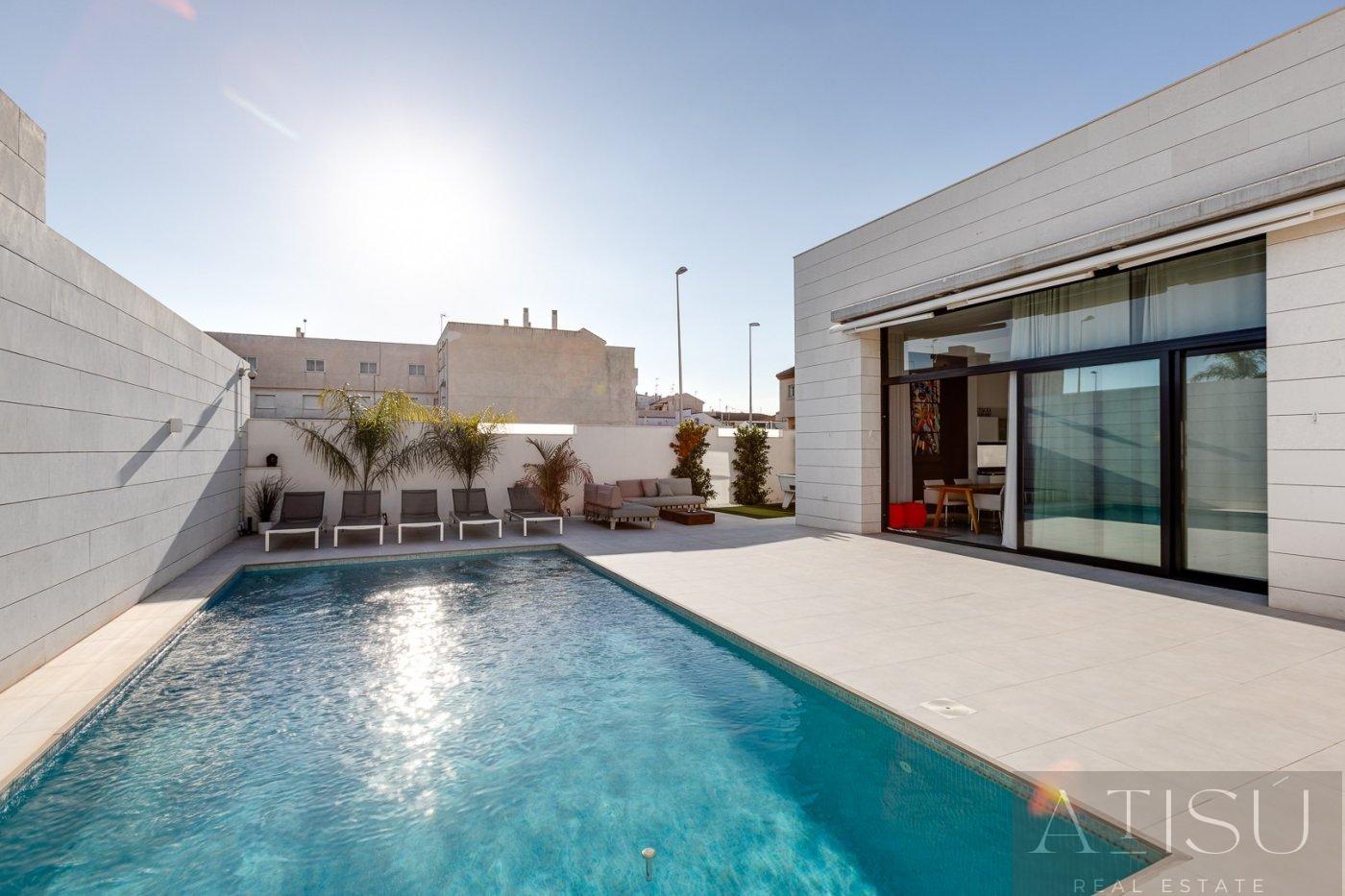 Venta de villa en Pilar de la horadada