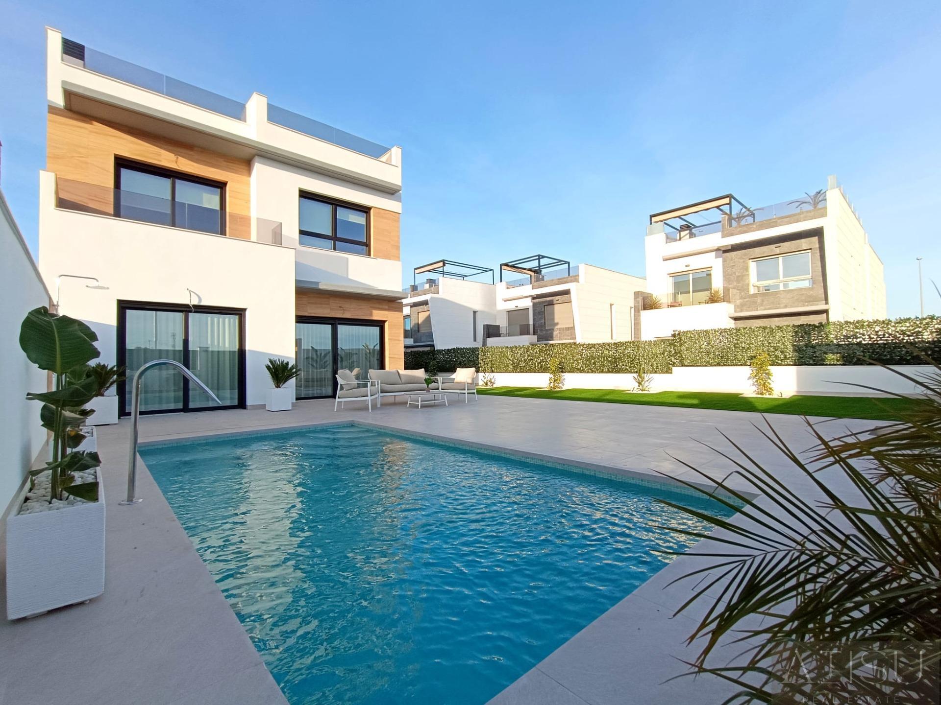 Venta de villa en Benijofar