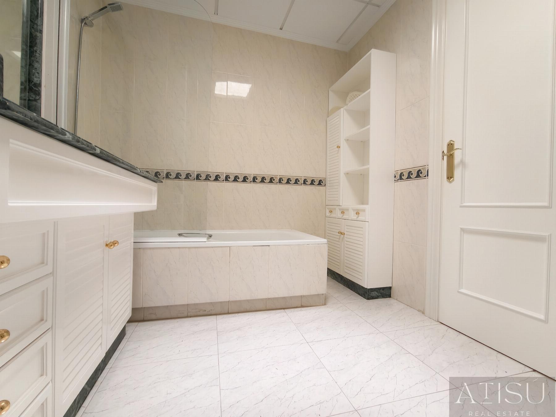 For sale of bungalow in El Campello