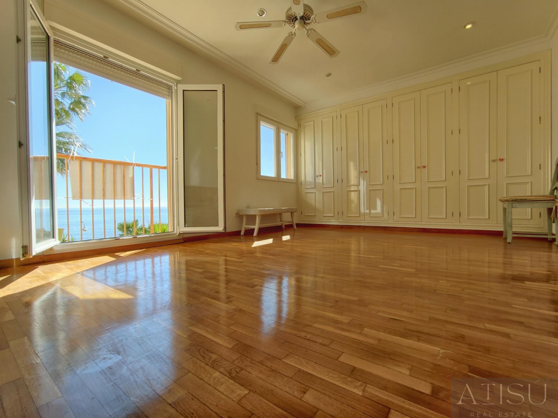 For sale of bungalow in El Campello