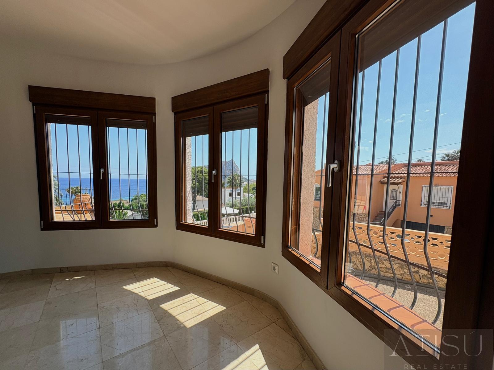 For sale of chalet in Calpe