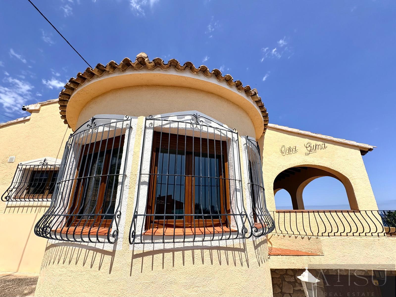 For sale of chalet in Calpe