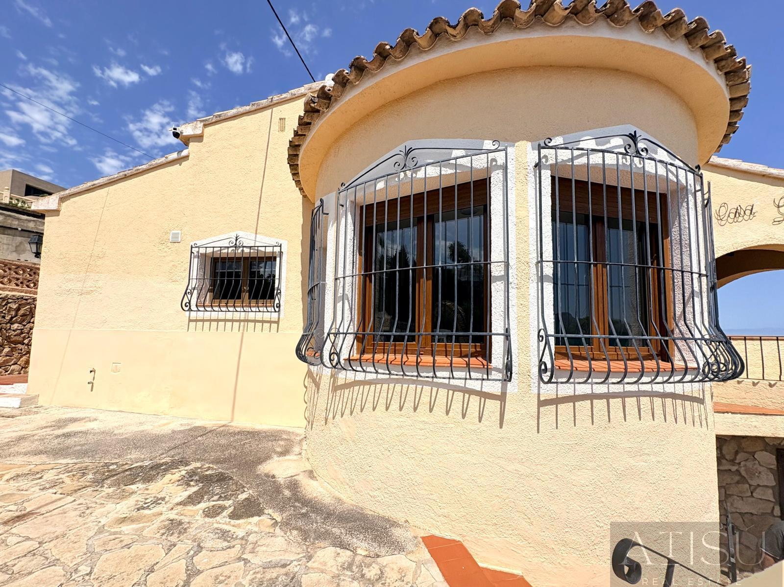 For sale of chalet in Calpe