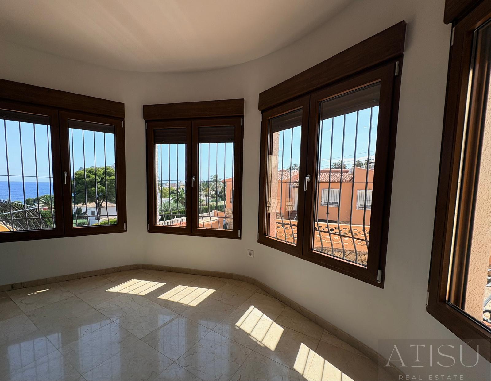 For sale of chalet in Calpe