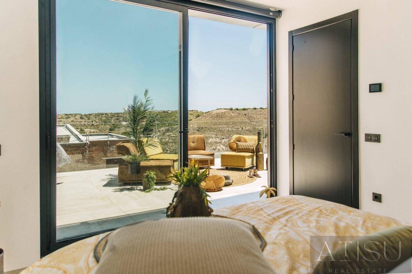 For sale of villa in Rojales