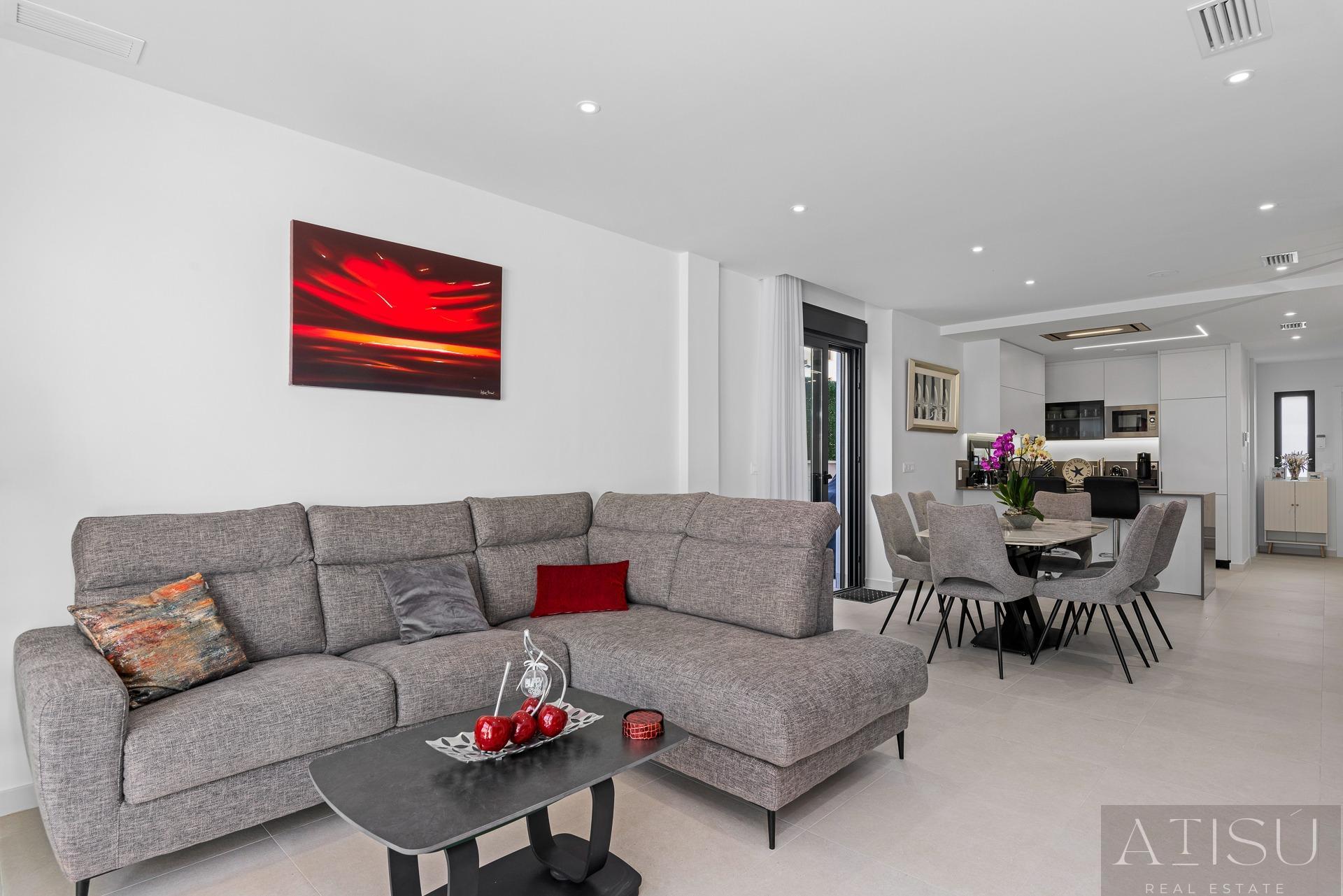 For sale of villa in Guardamar del segura