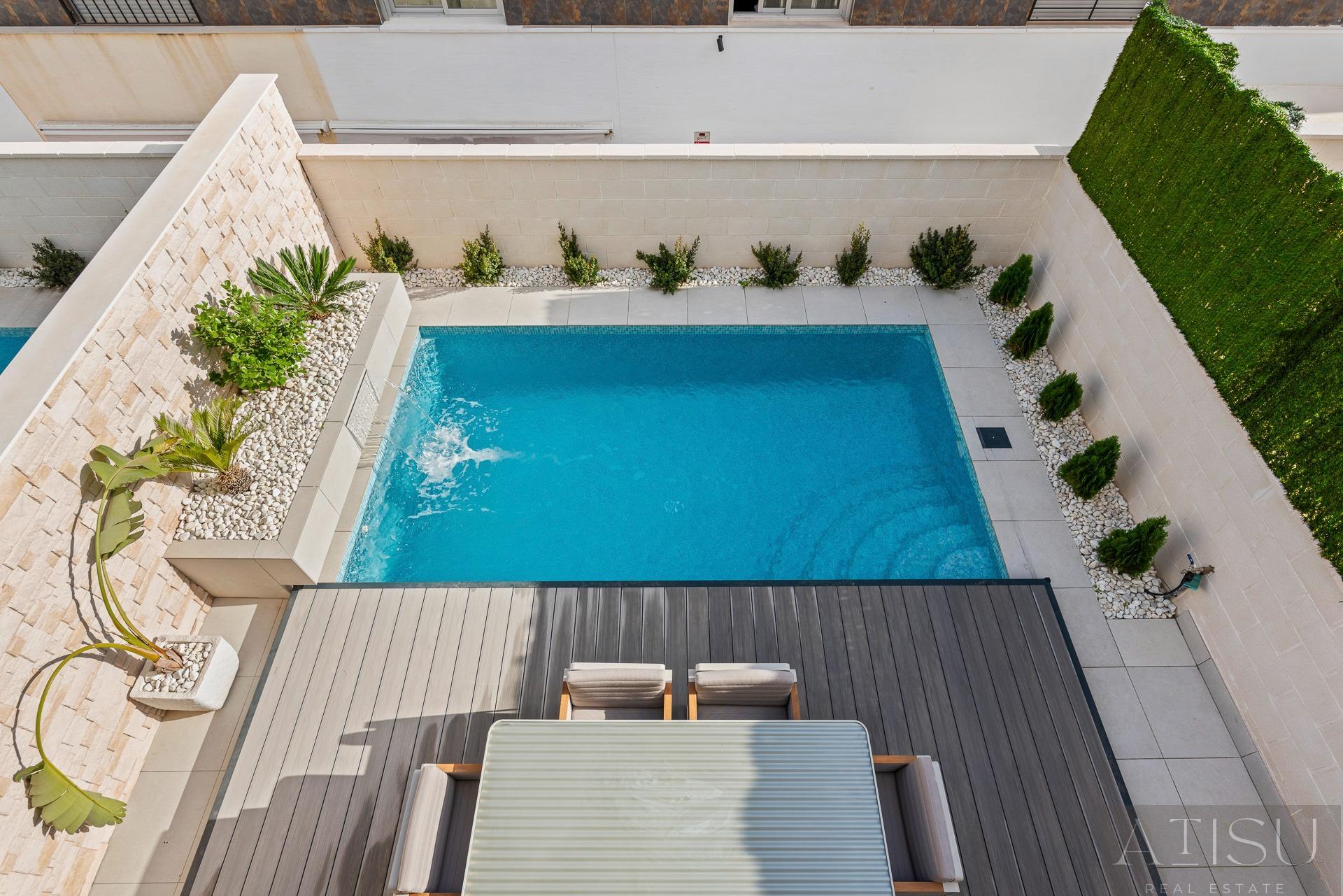 For sale of villa in Guardamar del segura