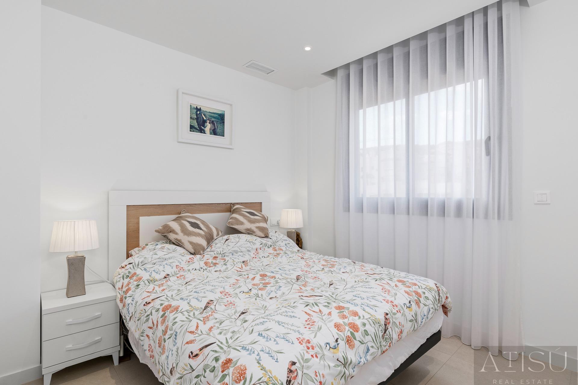For sale of villa in Guardamar del segura