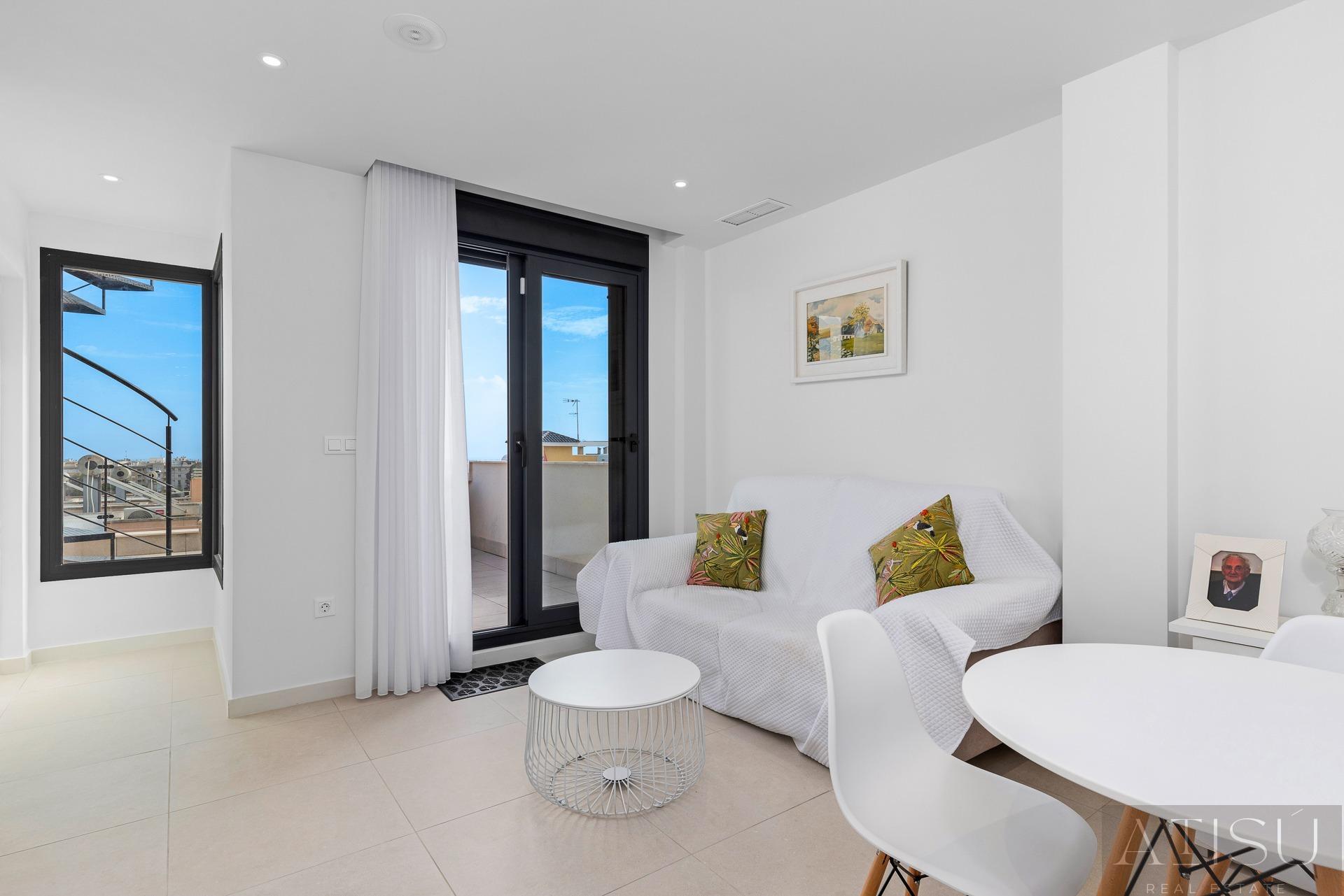 For sale of villa in Guardamar del segura