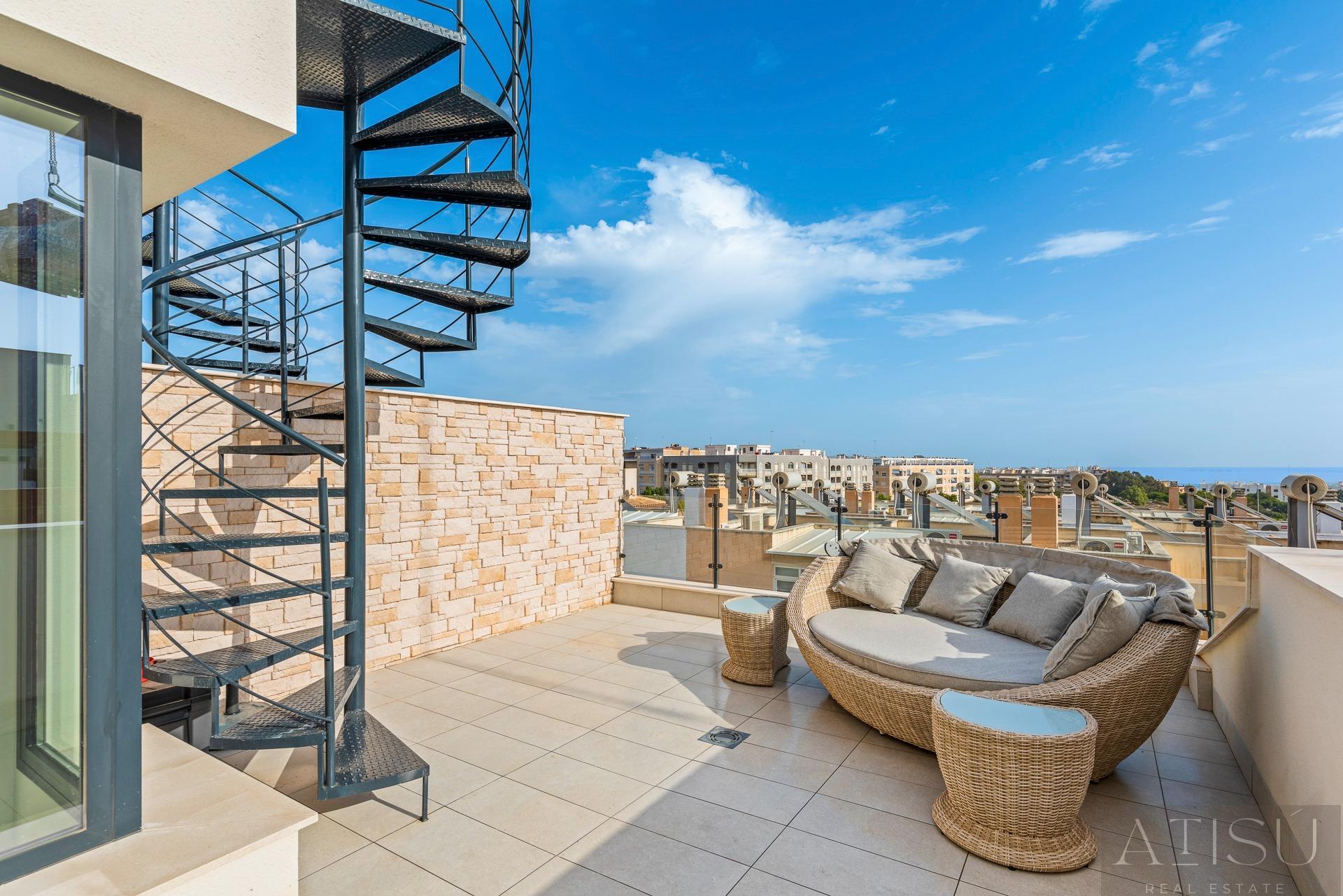 For sale of villa in Guardamar del segura