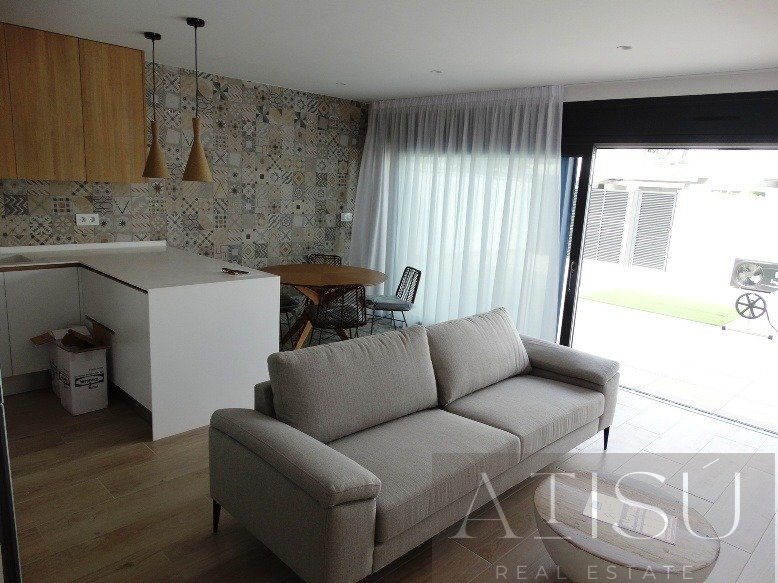 Venta de villa en Pilar de la horadada