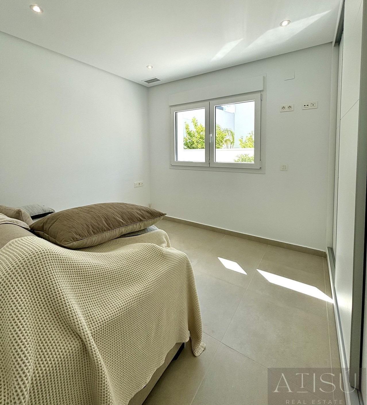 Venta de villa en Benijofar