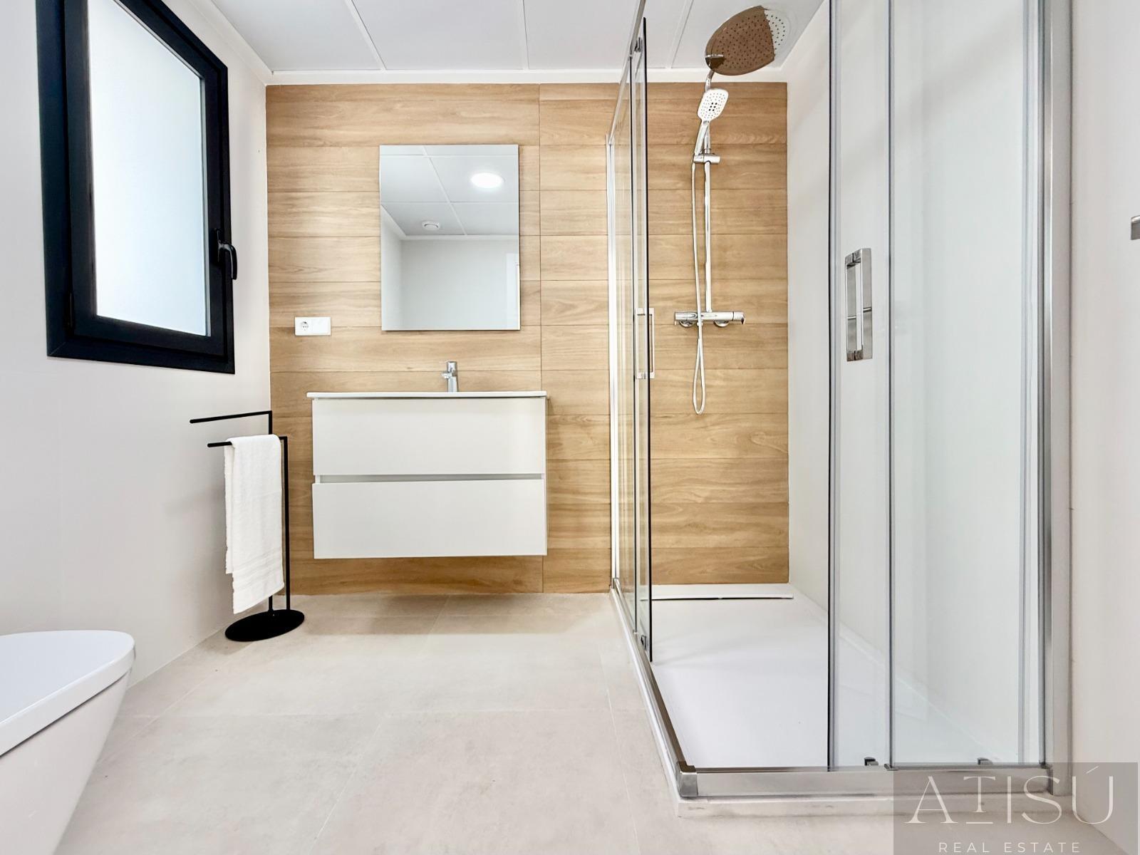 Venta de villa en Cox